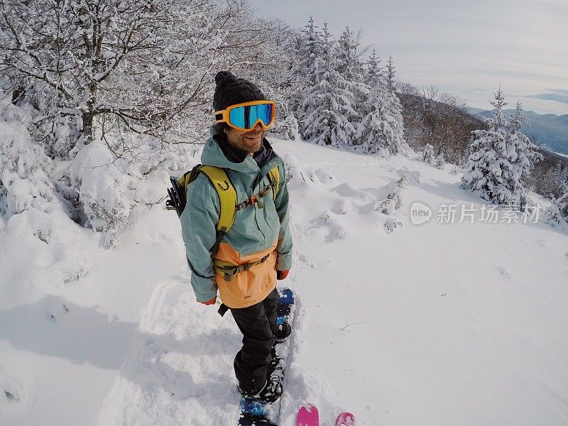 快乐的滑雪板/五颜六色的衣服